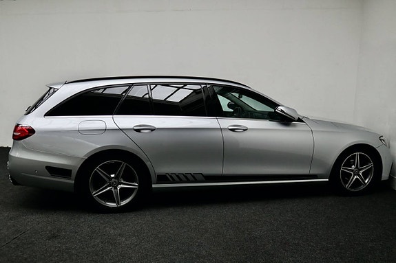 Mercedes-Benz E220 7 of 27