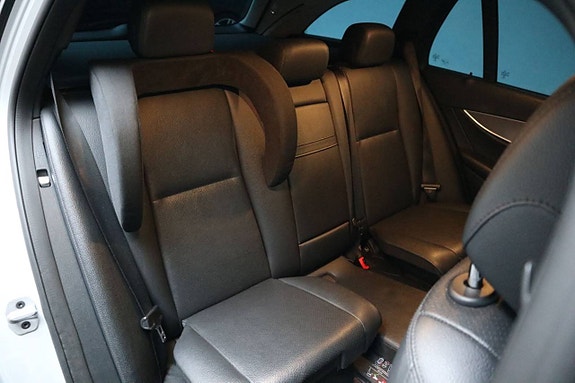 Mercedes-Benz E220 23 of 27