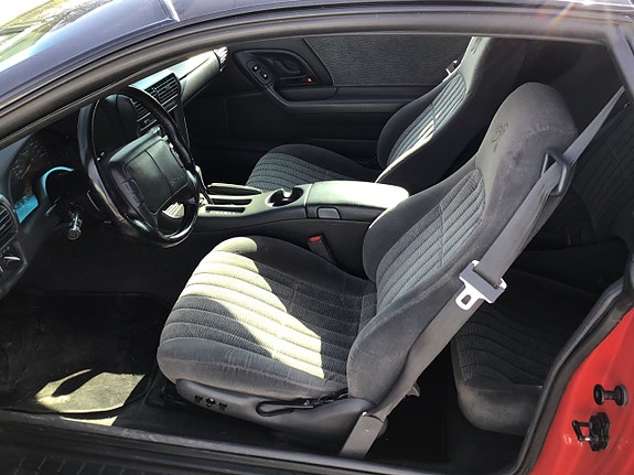 Chevrolet Camaro 8 of 17