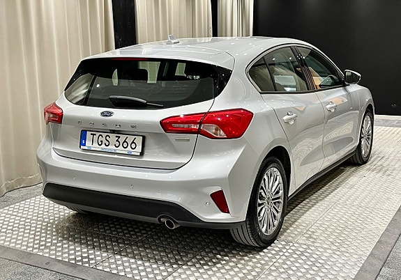 Ford Focus 2 of 5