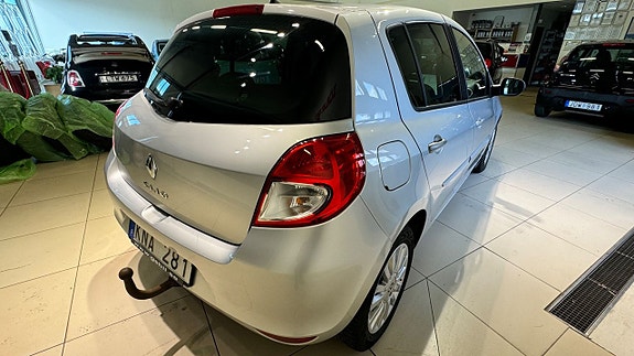 Renault Clio 14 of 17