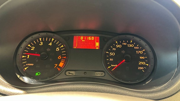 Renault Clio 10 of 17