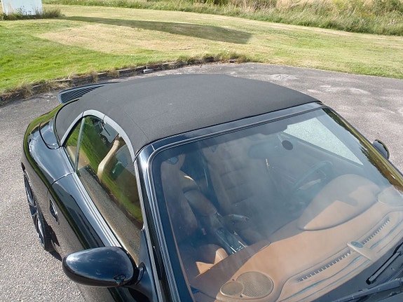 Porsche 911 Carrera 4 14 of 19