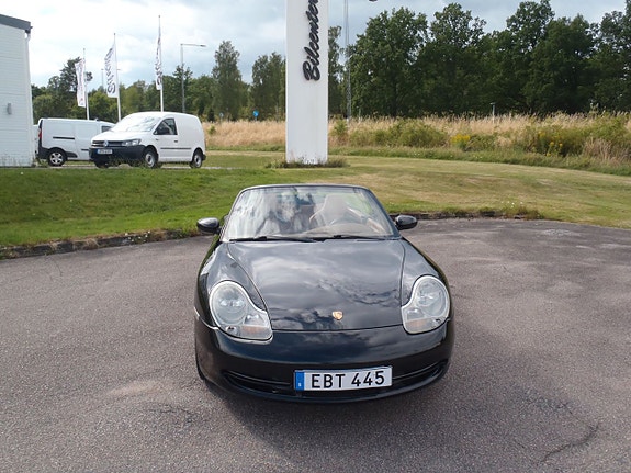 Porsche 911 Carrera 4 5 of 5
