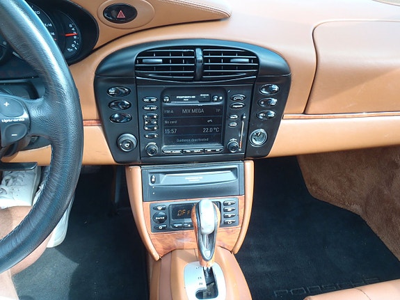 Porsche 911 Carrera 4 8 of 19