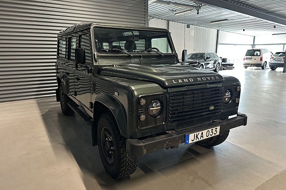 Land Rover Defender 110 3 of 5