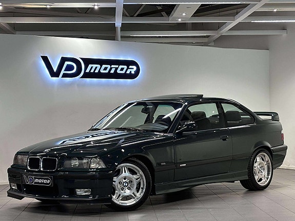BMW M3 4 of 5