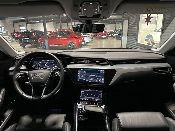 Audi e-tron 8 of 23