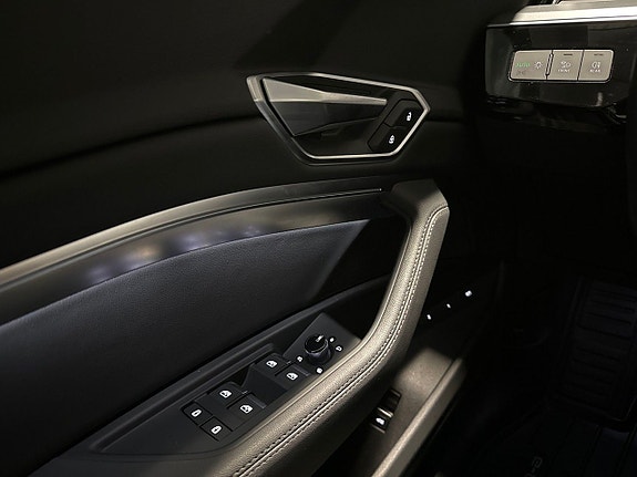 Audi e-tron 16 of 23