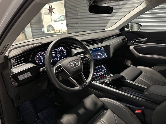 Audi e-tron 7 of 23