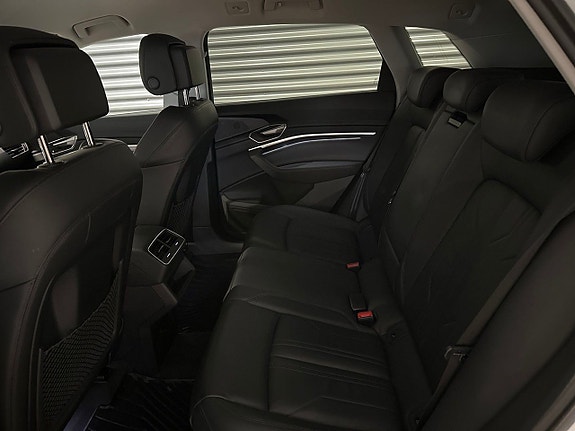 Audi e-tron 21 of 23