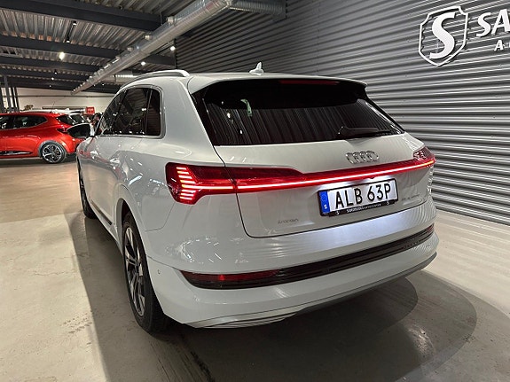 Audi e-tron 6 of 23