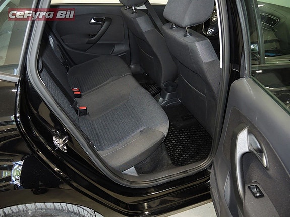 Volkswagen Polo 14 of 16