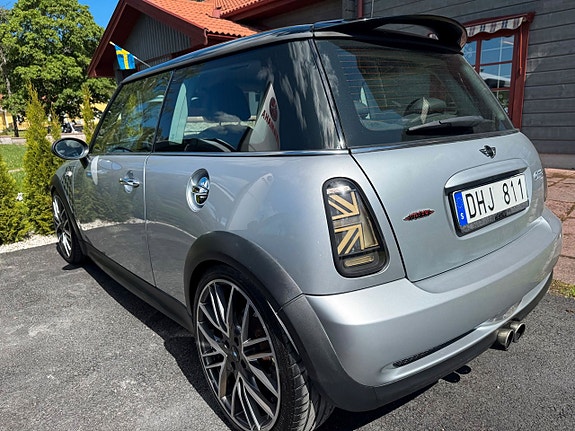 MINI John Cooper Works 2 of 5