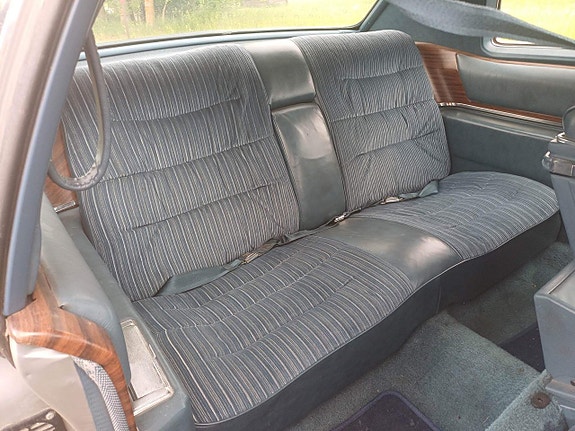 Cadillac Deville 15 of 19