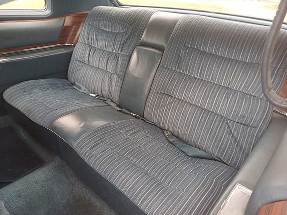 Cadillac Deville 14 of 19