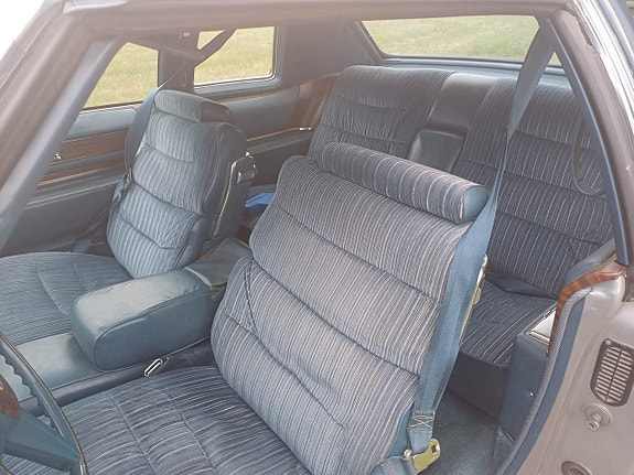 Cadillac Deville 10 of 19