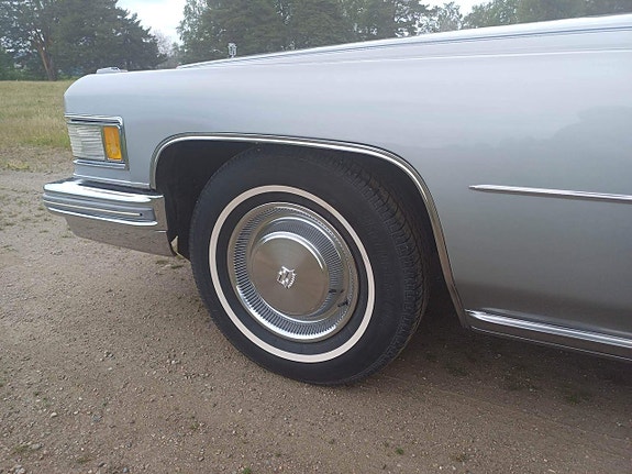Cadillac Deville 17 of 19