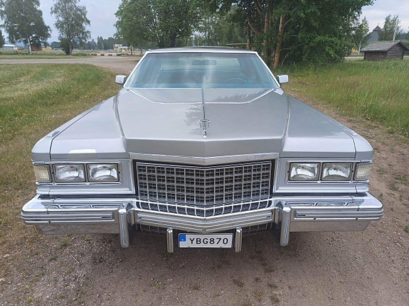 Cadillac Deville 5 of 19