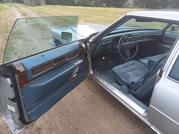 Cadillac Deville 8 of 19