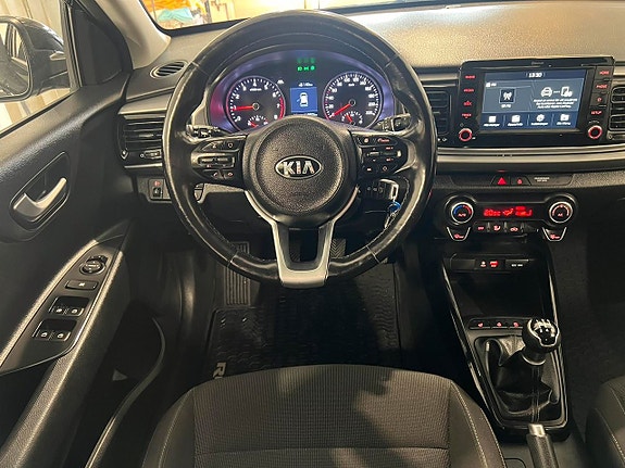 Kia Rio 7 of 22
