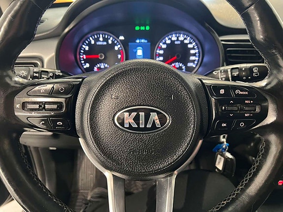 Kia Rio 9 of 22