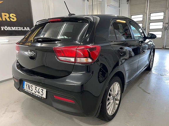 Kia Rio 2 of 22