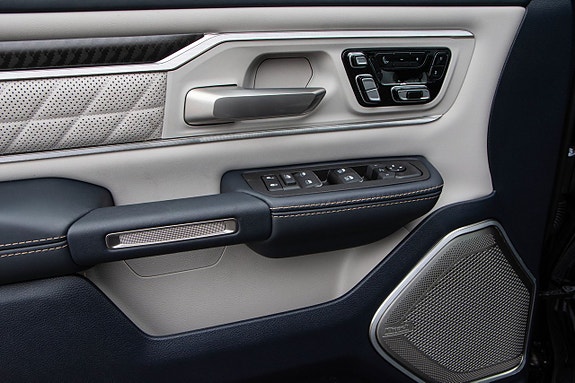 Dodge RAM 1500 15 of 17