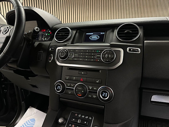 Land Rover Discovery 4 18 of 24