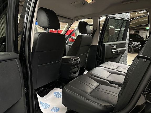 Land Rover Discovery 4 22 of 24