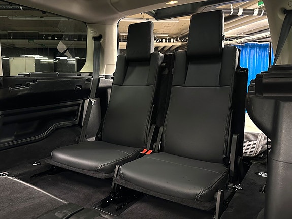 Land Rover Discovery 4 23 of 24