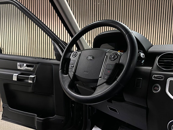 Land Rover Discovery 4 17 of 24