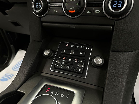 Land Rover Discovery 4 20 of 24