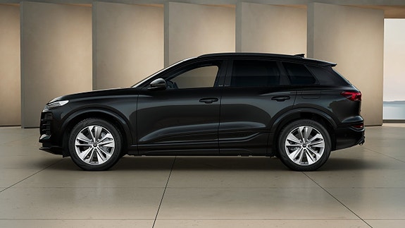 Audi Q6 e-tron 3 of 5