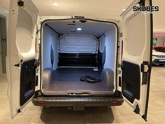 Renault Trafic 10 of 15