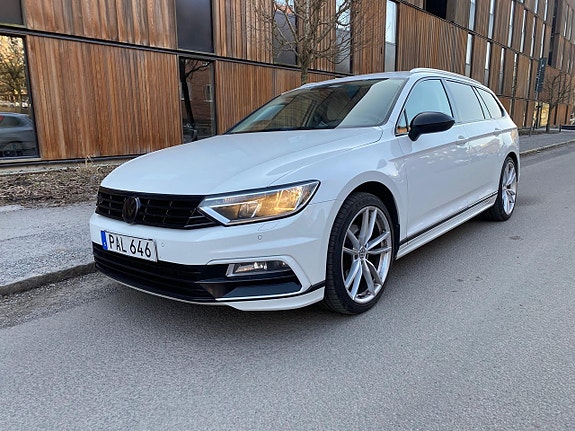 Volkswagen Passat 2 of 30