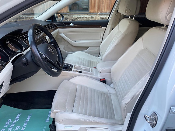 Volkswagen Passat 20 of 30