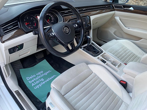 Volkswagen Passat 18 of 30
