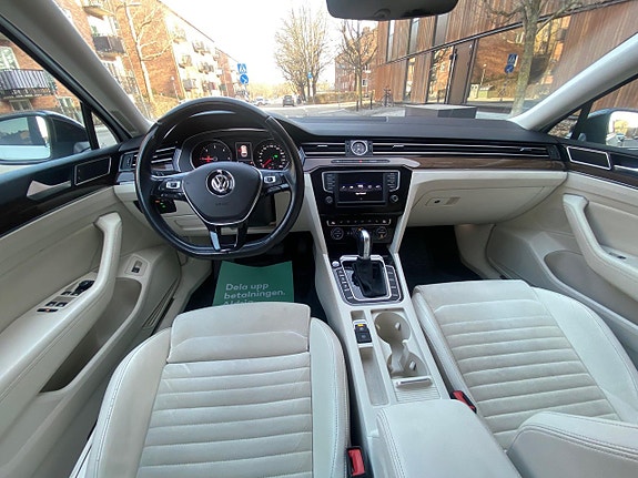 Volkswagen Passat 22 of 30