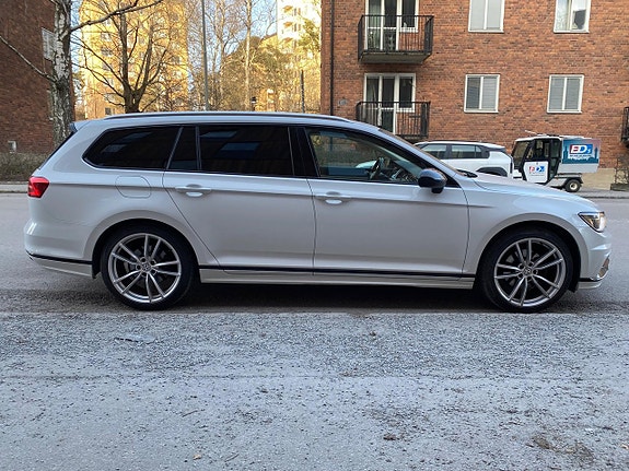 Volkswagen Passat 6 of 30