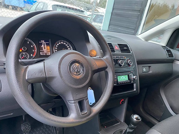 Volkswagen Touran 7 of 13