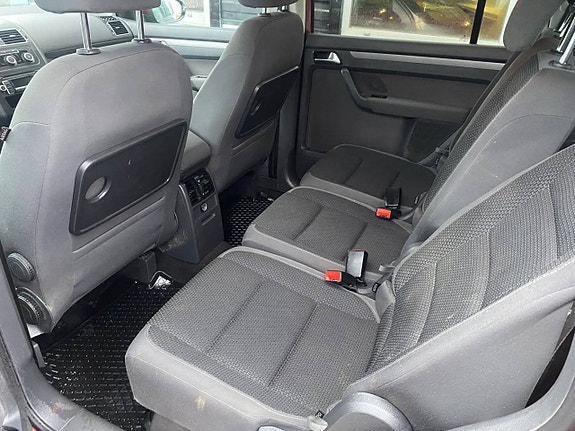 Volkswagen Touran 8 of 13