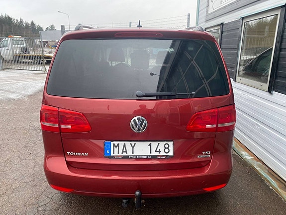 Volkswagen Touran 4 of 5