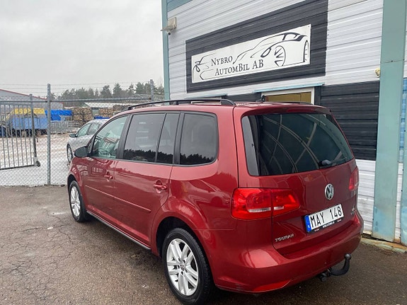 Volkswagen Touran 3 of 5