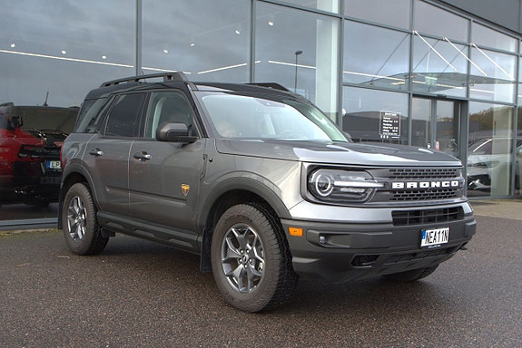 Ford Bronco 3 of 19