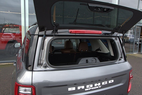 Ford Bronco 8 of 19