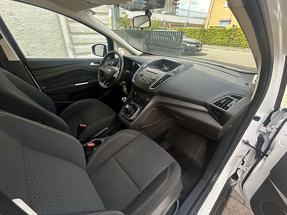 Ford C-Max 16 of 25