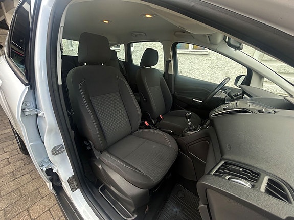 Ford C-Max 17 of 25