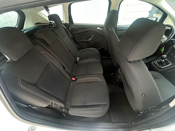 Ford C-Max 18 of 25