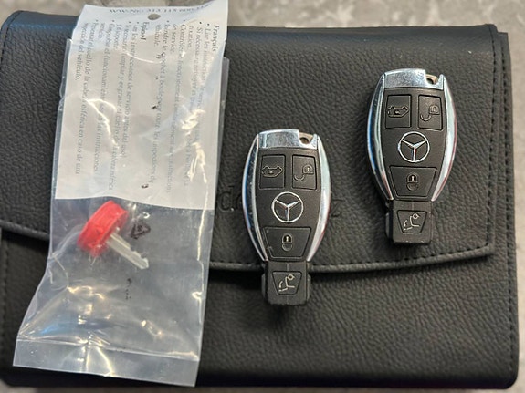 Mercedes-Benz V250 24 of 27